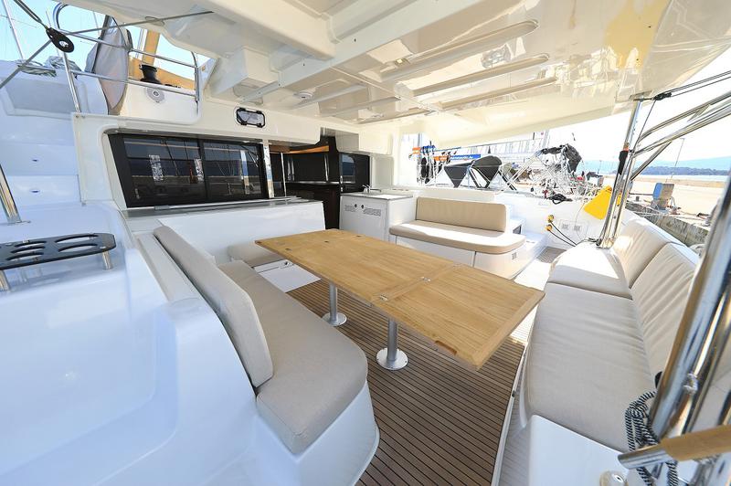 Book yachts online - catamaran - Lagoon 46 - D.Bobo - rent