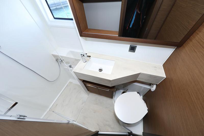 Book yachts online - catamaran - Lagoon 46 - D.Bobo - rent