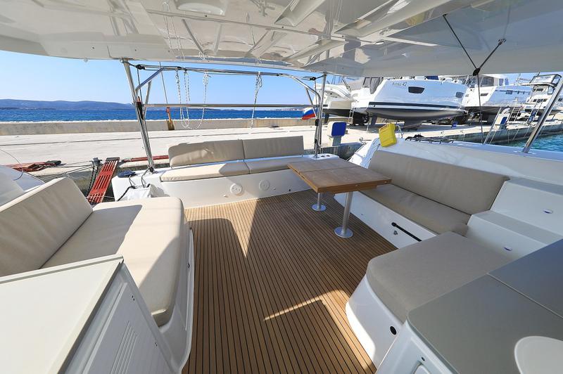 Book yachts online - catamaran - Lagoon 46 - D.Bobo - rent