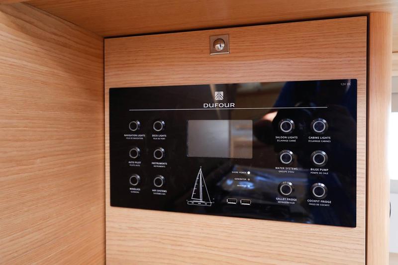 Book yachts online - sailboat - Dufour 390 Grand Large - Nunet - rent