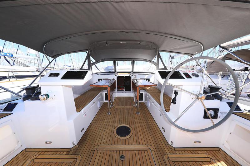 Book yachts online - sailboat - Bavaria C45 Style - Katharina - rent