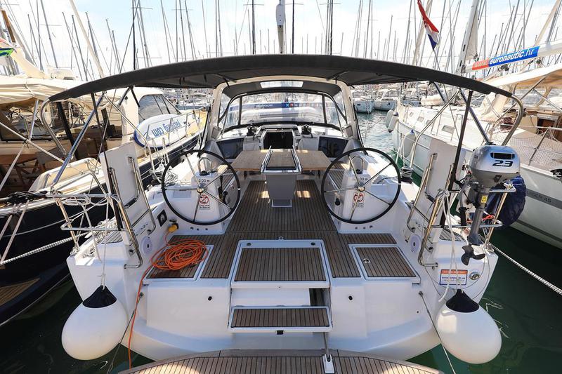 Book yachts online - sailboat - Oceanis 41.1 - Dalmatinka - rent
