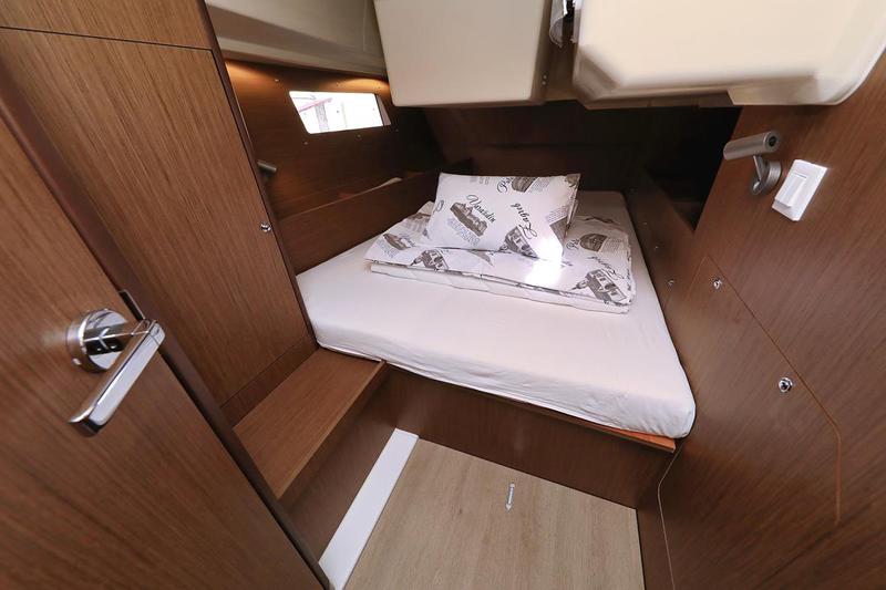 Book yachts online - sailboat - Oceanis 41.1 - Dalmatinka - rent