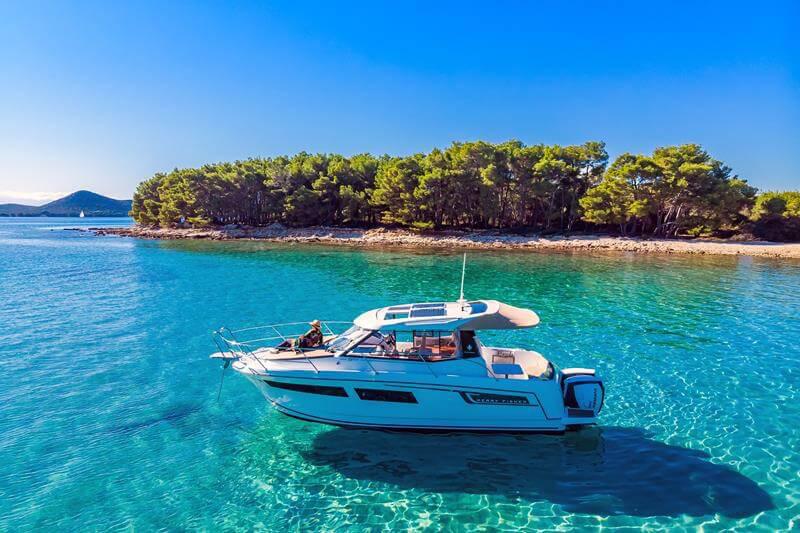 Book yachts online - motorboat - Merry Fisher 855 - Dobrila - rent