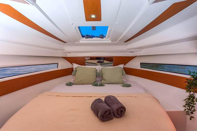 Book yachts online - motorboat - Merry Fisher 855 - Dobrila - rent