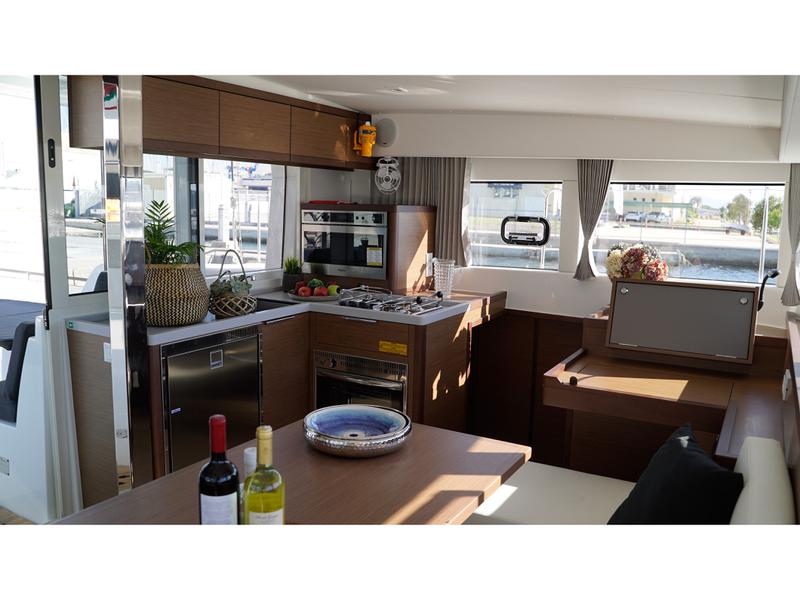 Book yachts online - catamaran - Lagoon 40 - Chios - rent