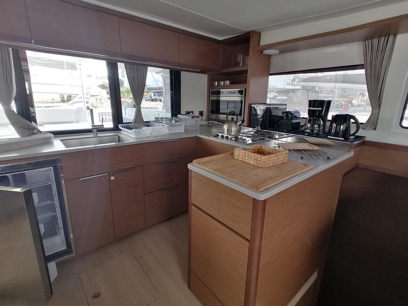 Book yachts online - catamaran - Lagoon 46 - Achilles - rent