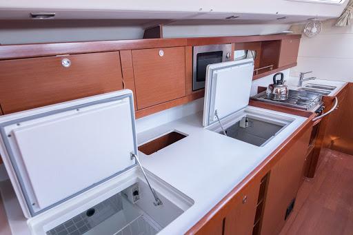 Book yachts online - sailboat - Oceanis 50 Family - Ethereum - rent