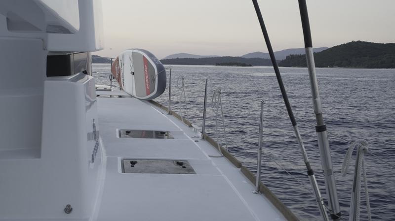 Book yachts online - catamaran - Lagoon 52 - Blue Velvet - rent