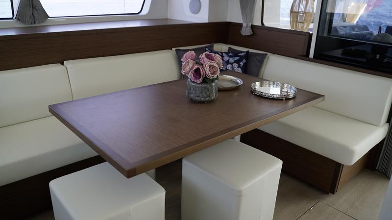 Book yachts online - catamaran - Lagoon 52 - Blue Velvet - rent