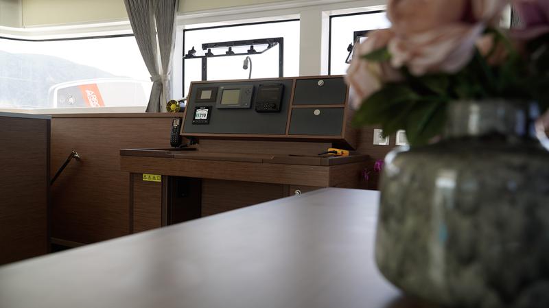 Book yachts online - catamaran - Lagoon 52 - Blue Velvet - rent