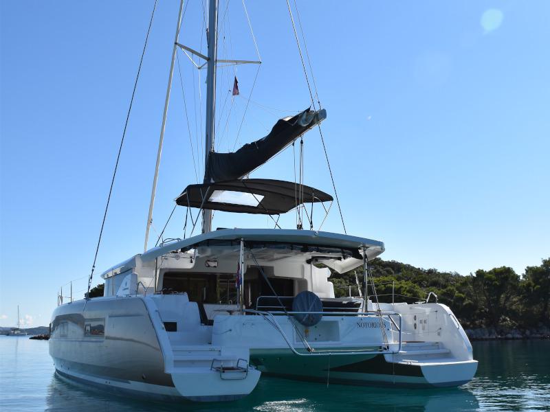 Book yachts online - catamaran - Lagoon 46 - NOTORIOUS Air Condition Generator Watermaker - rent