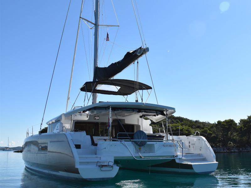 Book yachts online - catamaran - Lagoon 46 - NOTORIOUS Air Condition Generator Watermaker - rent