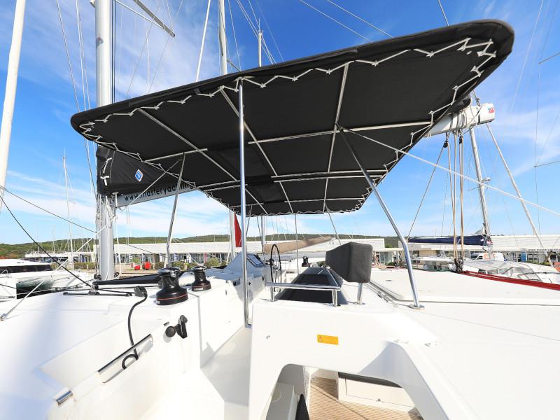 Book yachts online - catamaran - Lagoon 450 F - OLIVER Air condition in salon Generator - rent