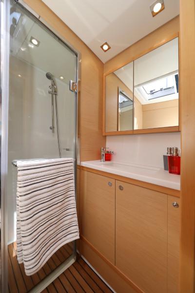 Book yachts online - catamaran - Lagoon 52 - SEA DWELLER  - rent