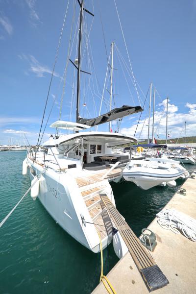 Book yachts online - catamaran - Lagoon 52 - SEA DWELLER  - rent