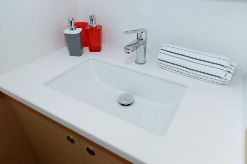 Book yachts online - catamaran - Lagoon 52 - SEA DWELLER  - rent