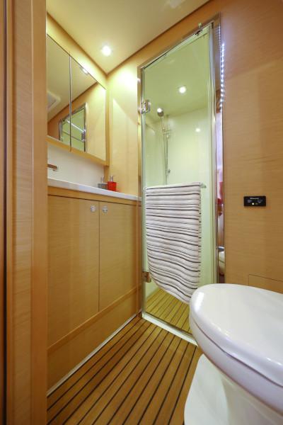 Book yachts online - catamaran - Lagoon 52 - SEA DWELLER  - rent