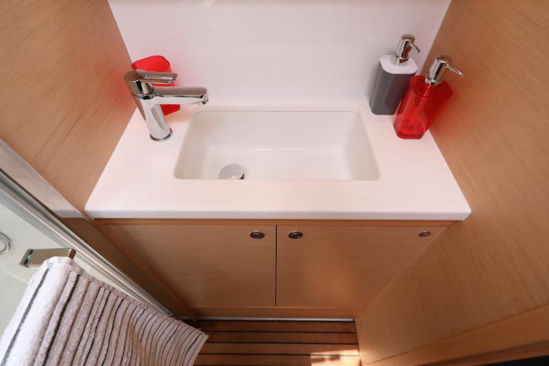 Book yachts online - catamaran - Lagoon 52 - SEA DWELLER  - rent