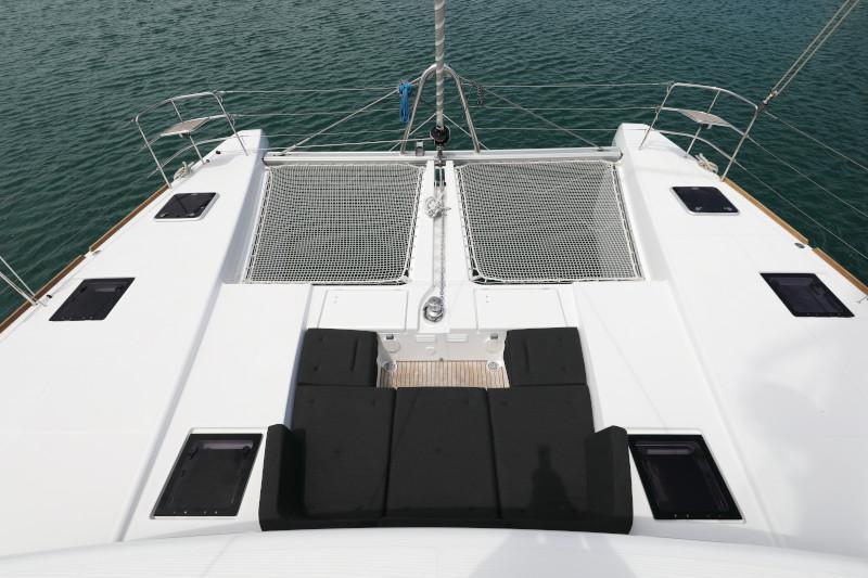 Book yachts online - catamaran - Lagoon 52 - SEA DWELLER  - rent