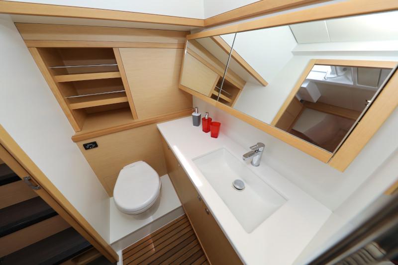 Book yachts online - catamaran - Lagoon 52 - SEA DWELLER  - rent