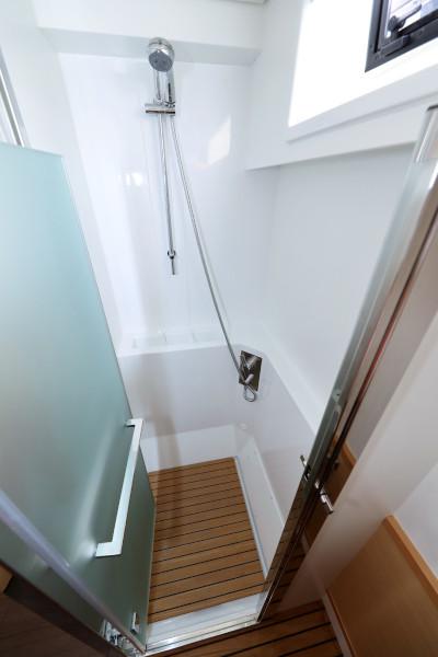 Book yachts online - catamaran - Lagoon 52 - SEA DWELLER  - rent