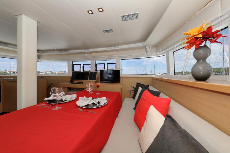 Book yachts online - catamaran - Lagoon 52 - SEA DWELLER  - rent