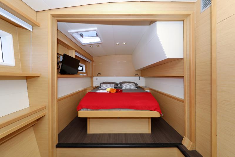 Book yachts online - catamaran - Lagoon 52 - SEA DWELLER  - rent