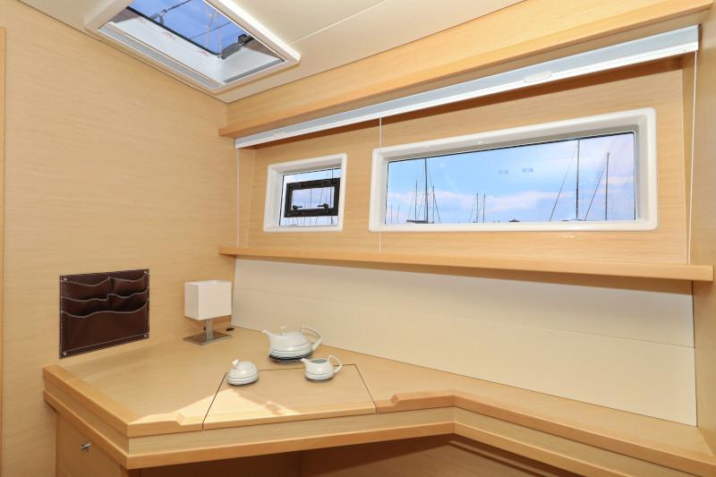 Book yachts online - catamaran - Lagoon 52 - SEA DWELLER  - rent