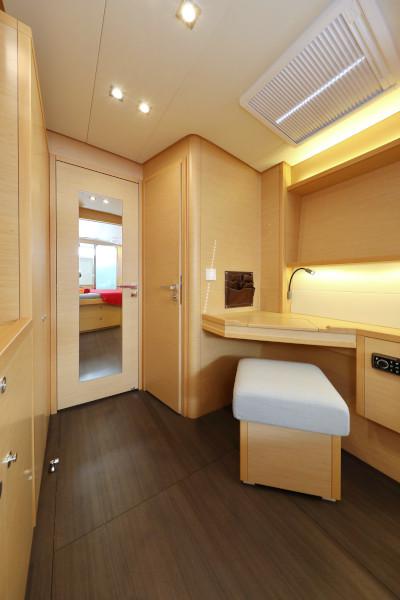 Book yachts online - catamaran - Lagoon 52 - SEA DWELLER  - rent