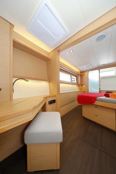 Book yachts online - catamaran - Lagoon 52 - SEA DWELLER  - rent