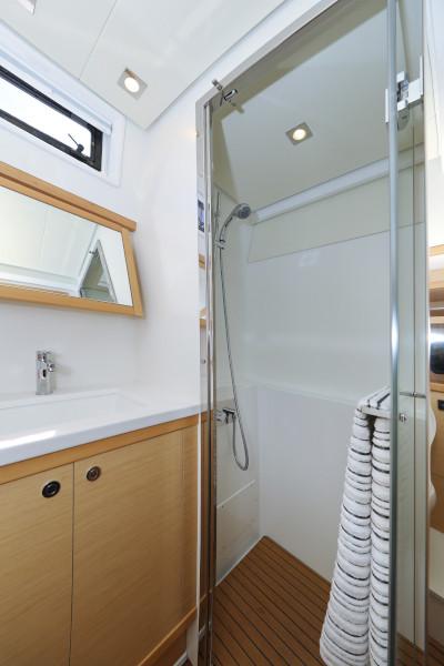 Book yachts online - catamaran - Lagoon 52 - SEA DWELLER  - rent