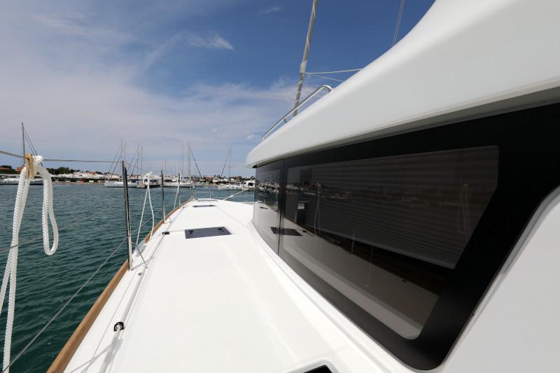 Book yachts online - catamaran - Lagoon 52 - SEA DWELLER  - rent