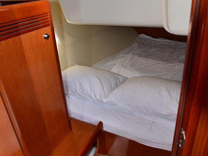 Book yachts online - sailboat - Oceanis 37 - MARINA (low budget monohull!)  - rent