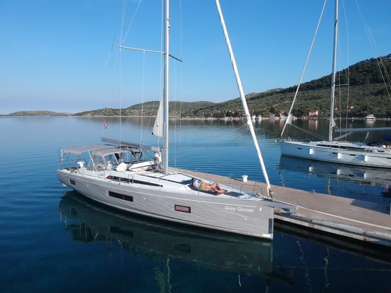 Book yachts online - sailboat - Oceanis 51.1 - GREY GOOSE  - rent