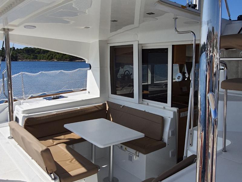 Book yachts online - catamaran - Lagoon 39 - PULPO - rent