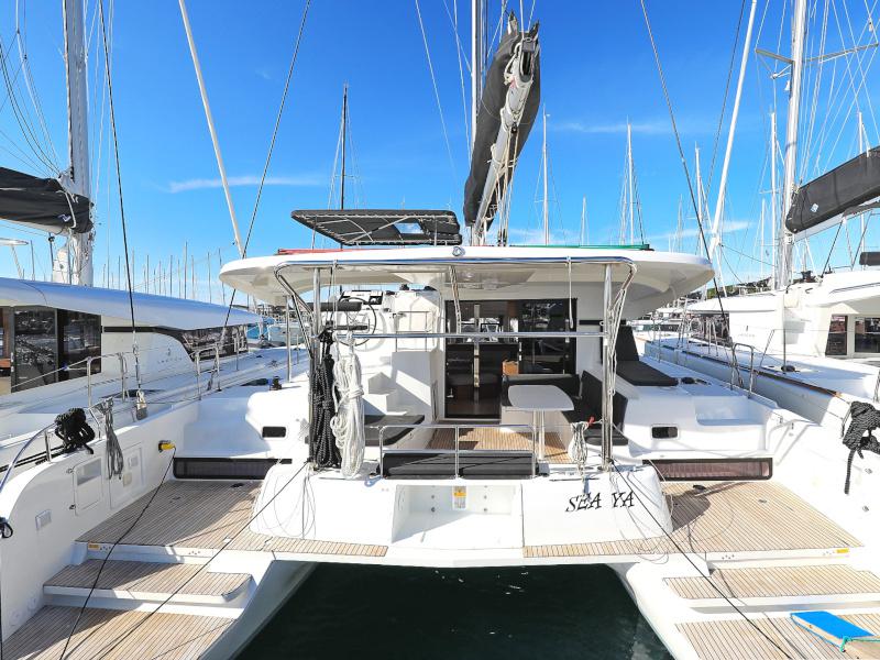 Book yachts online - catamaran - Lagoon 42 - SEA YA - rent