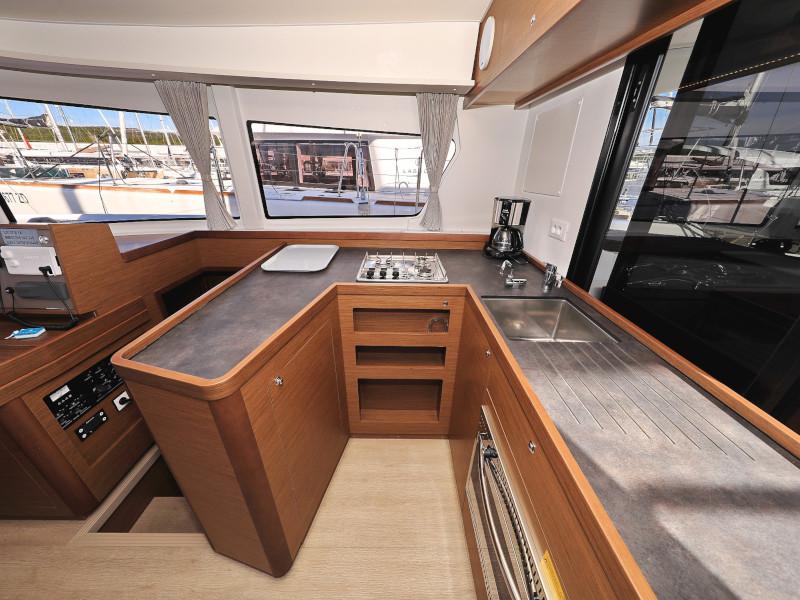 Book yachts online - catamaran - Lagoon 42 - SEA YA - rent