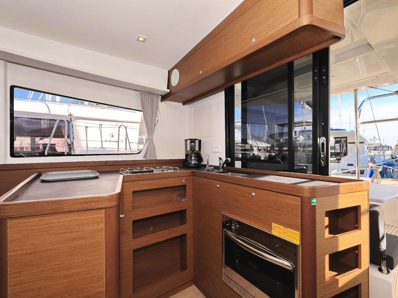 Book yachts online - catamaran - Lagoon 42 - SEA YA - rent