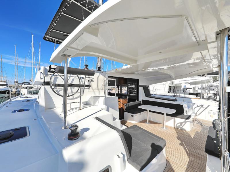 Book yachts online - catamaran - Lagoon 42 - SEA YA - rent