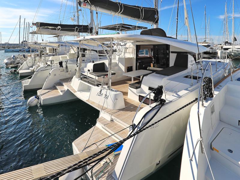 Book yachts online - catamaran - Lagoon 42 - SEA YA - rent
