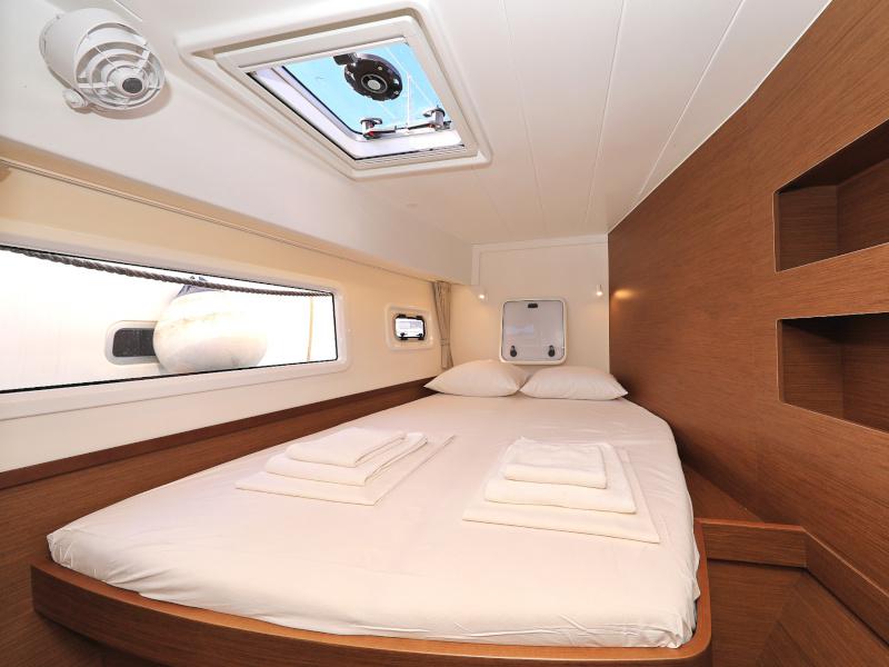 Book yachts online - catamaran - Lagoon 42 - SEA YA - rent