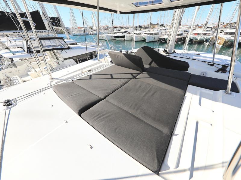 Book yachts online - catamaran - Lagoon 46 - DEEPSEA Air Condition Generator Watermaker - rent
