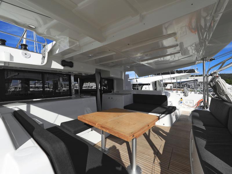 Book yachts online - catamaran - Lagoon 46 - DEEPSEA Air Condition Generator Watermaker - rent