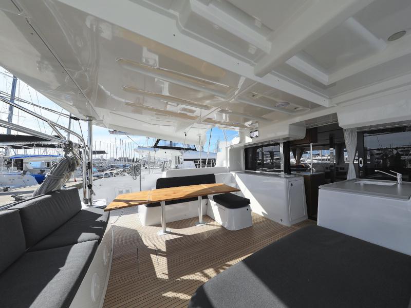 Book yachts online - catamaran - Lagoon 46 - DEEPSEA Air Condition Generator Watermaker - rent