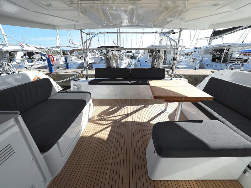 Book yachts online - catamaran - Lagoon 46 - DEEPSEA Air Condition Generator Watermaker - rent