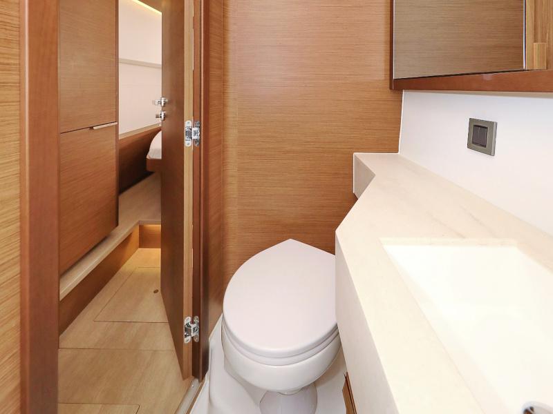 Book yachts online - catamaran - Lagoon 46 - DEEPSEA Air Condition Generator Watermaker - rent