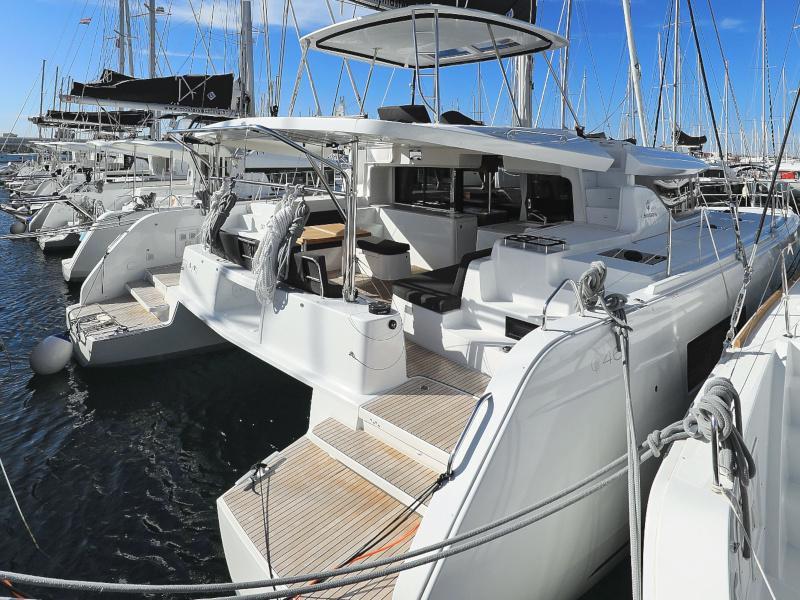 Book yachts online - catamaran - Lagoon 46 - DEEPSEA Air Condition Generator Watermaker - rent