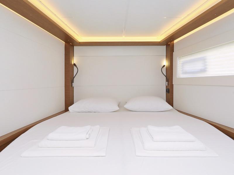 Book yachts online - catamaran - Lagoon 46 - DEEPSEA Air Condition Generator Watermaker - rent