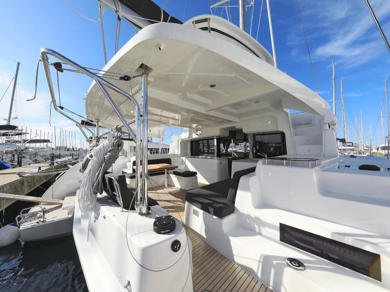 Book yachts online - catamaran - Lagoon 46 - DEEPSEA Air Condition Generator Watermaker - rent